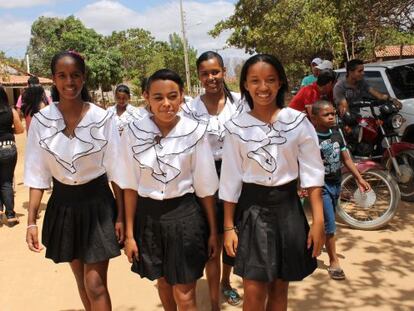 J&oacute;venes de la comunidad quilombola Negros Felicianos del Alto