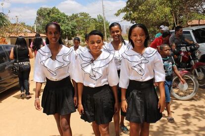 J&oacute;venes de la comunidad quilombola Negros Felicianos del Alto