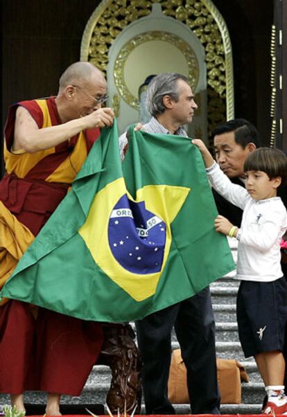 El Dalai Lama, líder espiritual del budismo tibetano, durante la visita al templo Zu Lai.