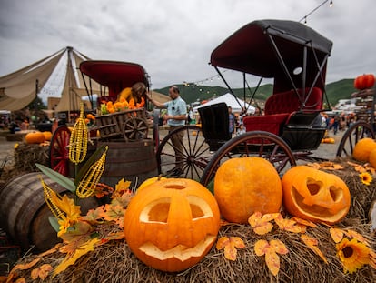 Instalación del "Festival de la Tierra y la Cosecha" previo al Día de Muertos, en México.