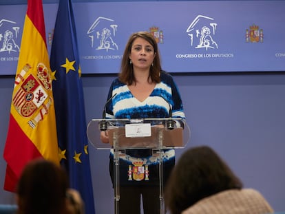 La vicesecretaria general del PSOE y portavoz en el Congreso, Adriana Lastra, este martes, en rueda de prensa.