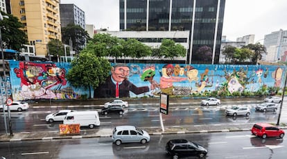 Mural de grafite na av. 23 de Maio, fotografado em 20 de janeiro.