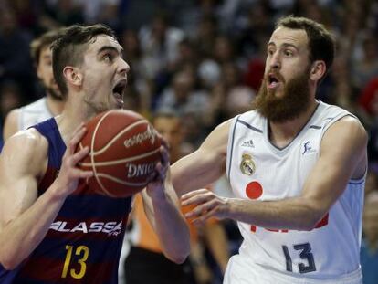 Satoransky y Sergio Rodríguez durante el Madrid-Barcelona.