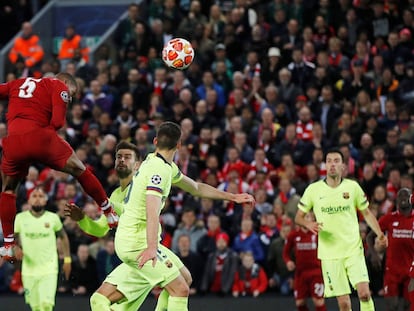 Wijnaldum marca el tercer gol del partit.