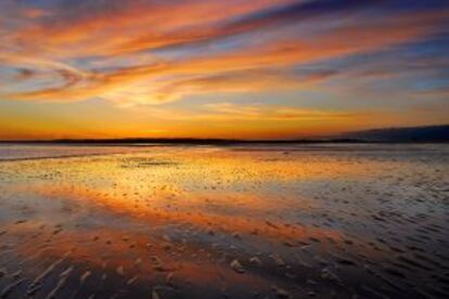 Atardecer en la isla de Tavira, en el Algarve (Portugal).