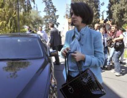 Delia Velculescu, encargada de la delegación de la Troika y representante del Fondo Monetario Internacional (FMI), a su llegada a la reunión de la Troika con el presidente chipriota, Nikos Anastasiades, en el Palacio Presidencial en Nicosia (Chipre). EFE/Archivo