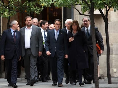 Artur Mas en el centro junta a Irene Rigau a la izquierda y Oriol Junqueras y Pere Navarro.