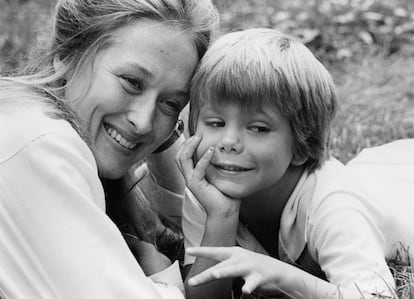 Meryl Streep da vida a una mujer que cree que su hijo estará mejor sin ella en la película de 1979 'Kramer contra Kramer'.