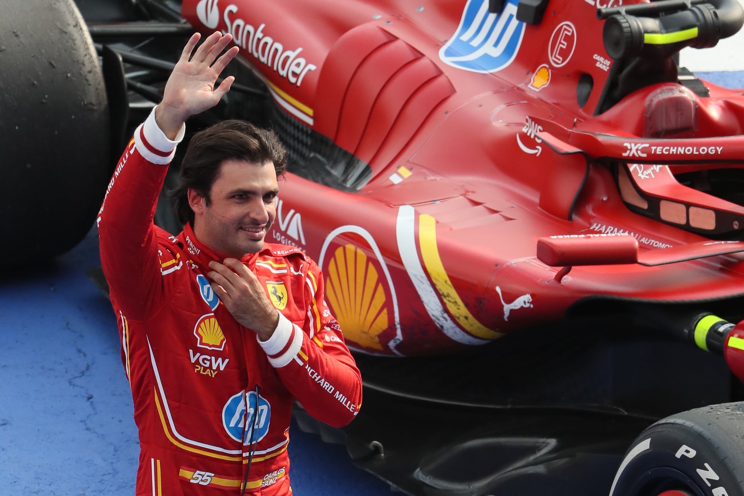 Carlos Sainz gana el GP de México, su segunda carrera de la temporada, y Verstappen la lía