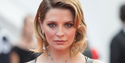 Mischa Barton participa do Festival de Cannes em 2017.