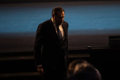 El ministro de Transportes y Movilidad Sostenible, Óscar Puente, este martes en la gala de los Premios Fundación Caminos, en el Teatro Real de Madrid.