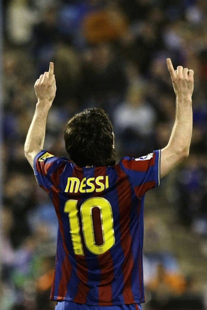 Messi celebra su tercer gol al Zaragoza.