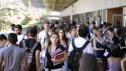 Frequentadores da Universidade de Brasília, em 2014.