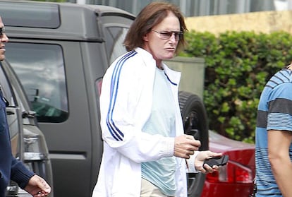 Com o passar das cirurgias, o rosto de Bruce Jenner se tornou mais fino.