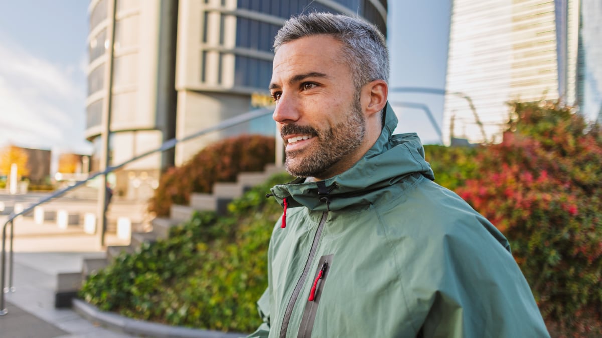 El regalo estrella del Día del Padre: cinco chaquetas Helly Hansen con descuentos de hasta el 50% en Amazon.