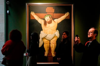 Una imagen de la obra 'Cristo crucificado' en la exposición 'Fernando Botero: Un maestro universal', que se podrá visitar el Palau Martorell