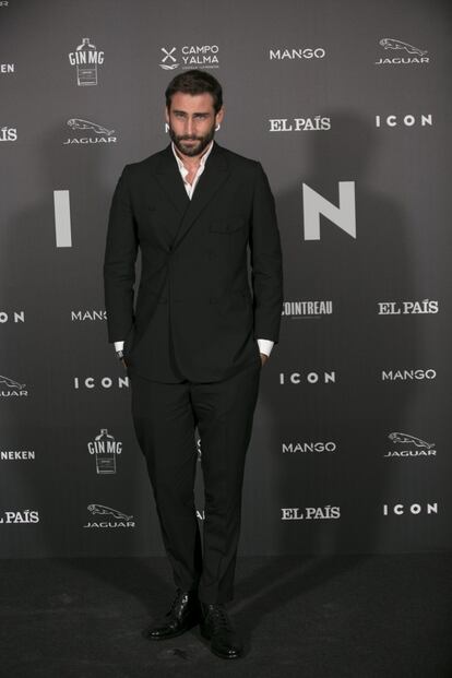 El actor Fernando Guallar, vestido de Dior Men por Kim Jones. 