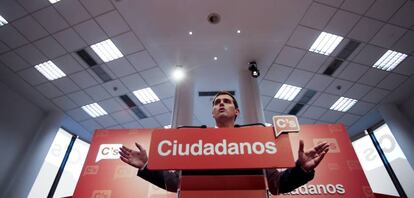 Albert Rivera, tras la rueda de prensa de Ciudadanos. 