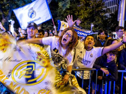 DVD 1215 (01/06/24)  Miles de aficionados se han acercado a Cibeles para festejar el máximo título europeo del Real Madrid.
© Claudio Álvarez