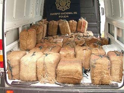 Interior de la furgoneta apresada en Tui con 1.000 kilos de cocaína.