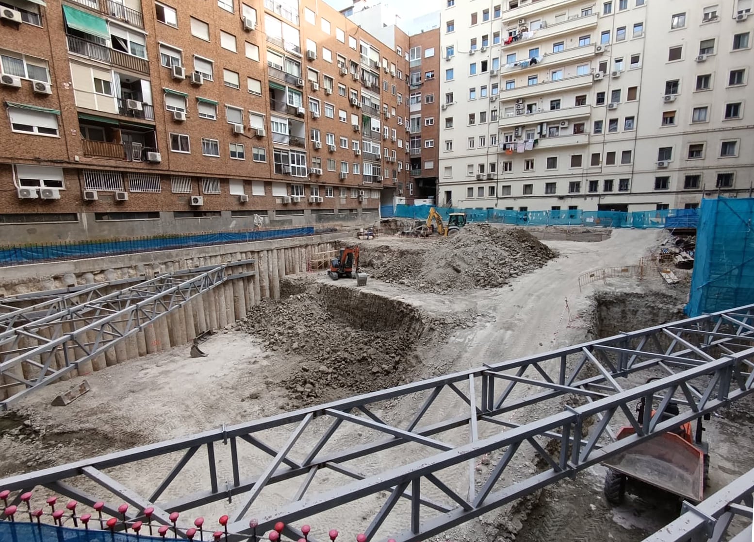 Un juzgado fuerza al Ayuntamiento a revisar la licencia de un parking privado de Retiro tras ocho años de batalla vecinal