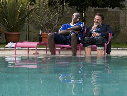 Omar Sy y José García, en 'Un gran equipo'.