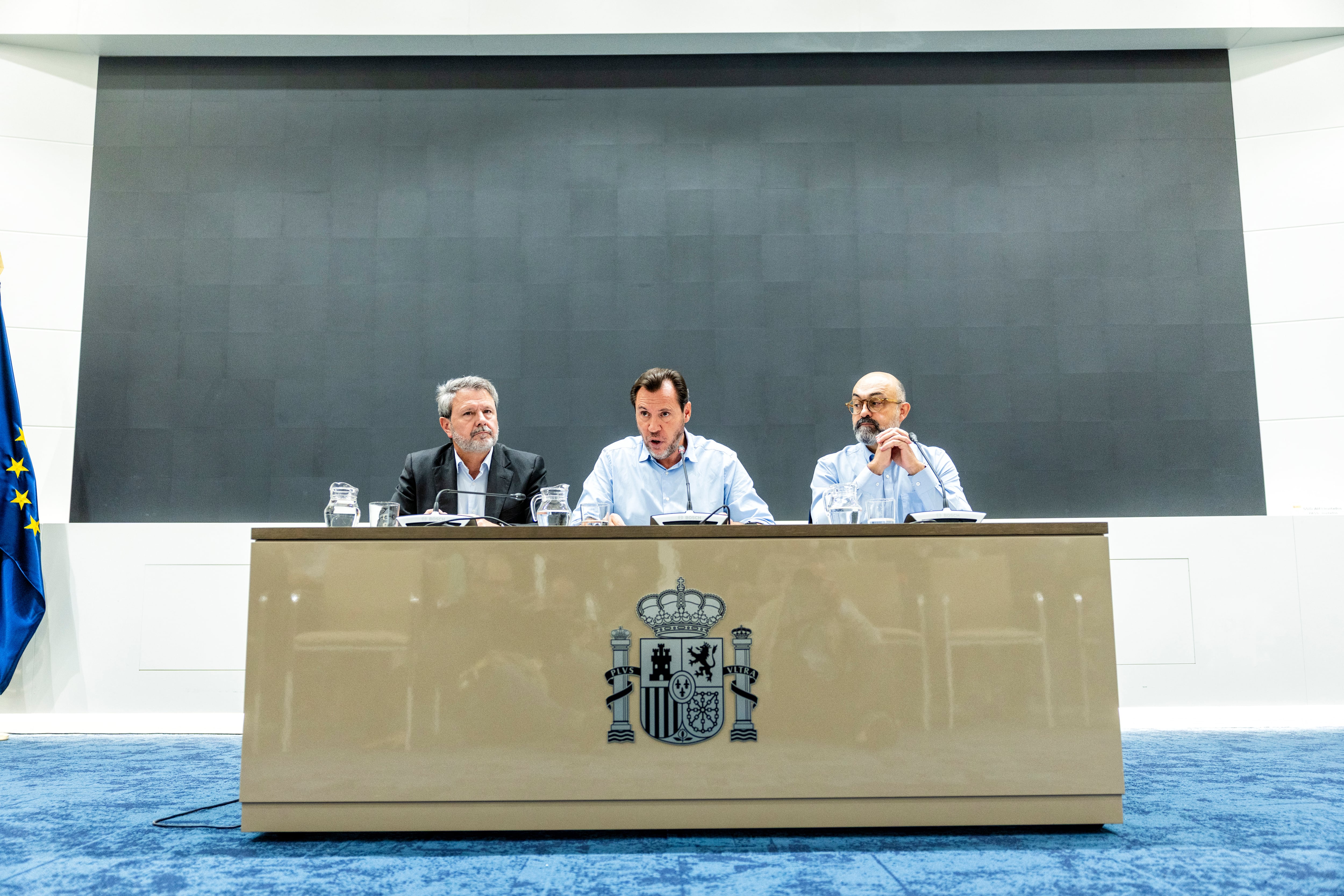 Óscar Puente, ministro de Transportes y Movilidad Sostenible, comparece en rueda de prensa desde la sede del ministerio con motivo del accidente de Urda, Toledo.