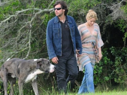 Shakira y Antonio de la Rúa paseando en Punta del Este, en Uruguay.