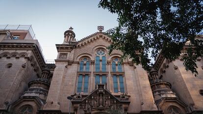 Fachada del edificio de los Jesuitas de Casp de Barcelona.