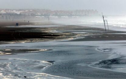 Estado de la playa de la Malvarrosa de Valencia ayer.