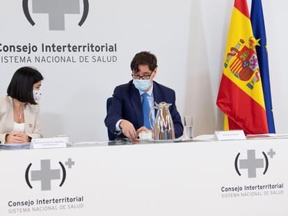 Territorial Policy Minister Carolina Darias and Health Minister Salvador Illa at a meeting of the Inter-Territorial Council of the National Health System on Wednesday.