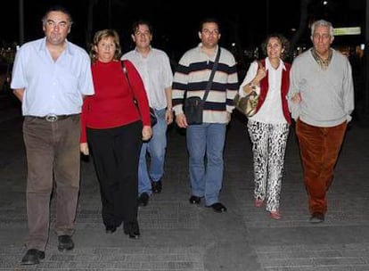 Navarro, Araceli Gómez, Suárez Quesada, Rafael Ramírez, Menchu Galayo y Jaime Rico (izquierda a derecha).