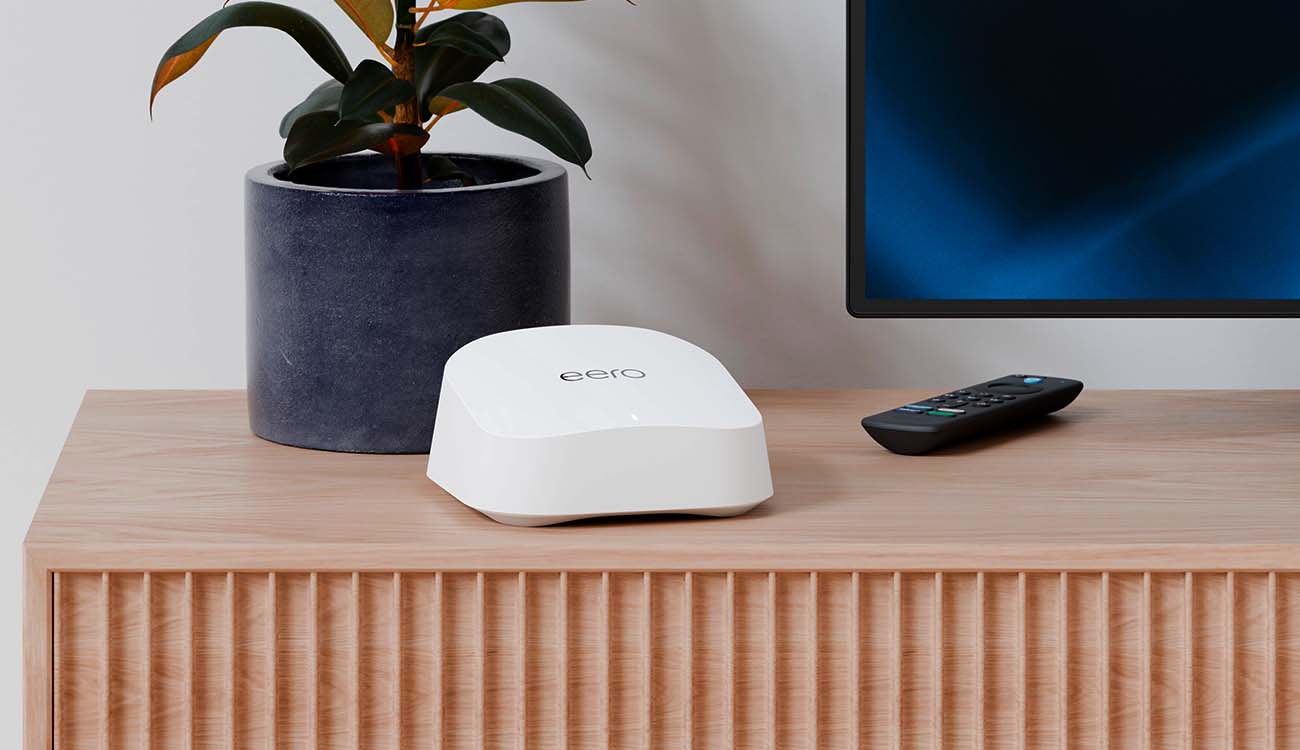 eero 7 colocado en una mesa