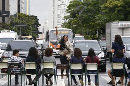 Estudantes protestam em SP nesta segunda-feira.