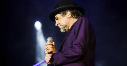  El cantante y compositor Joaqu&iacute;n Sabina durante el concierto que ofreci&oacute;  en Ja&eacute;n. 