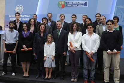 Recepción de Urkullu a la primera promoción de jóvenes investigadores de Ikerbasque.