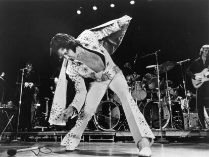 Elvis, en el escenario en 1972.