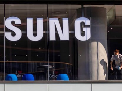 Logo de Samsung en instalaciones de la compañía.