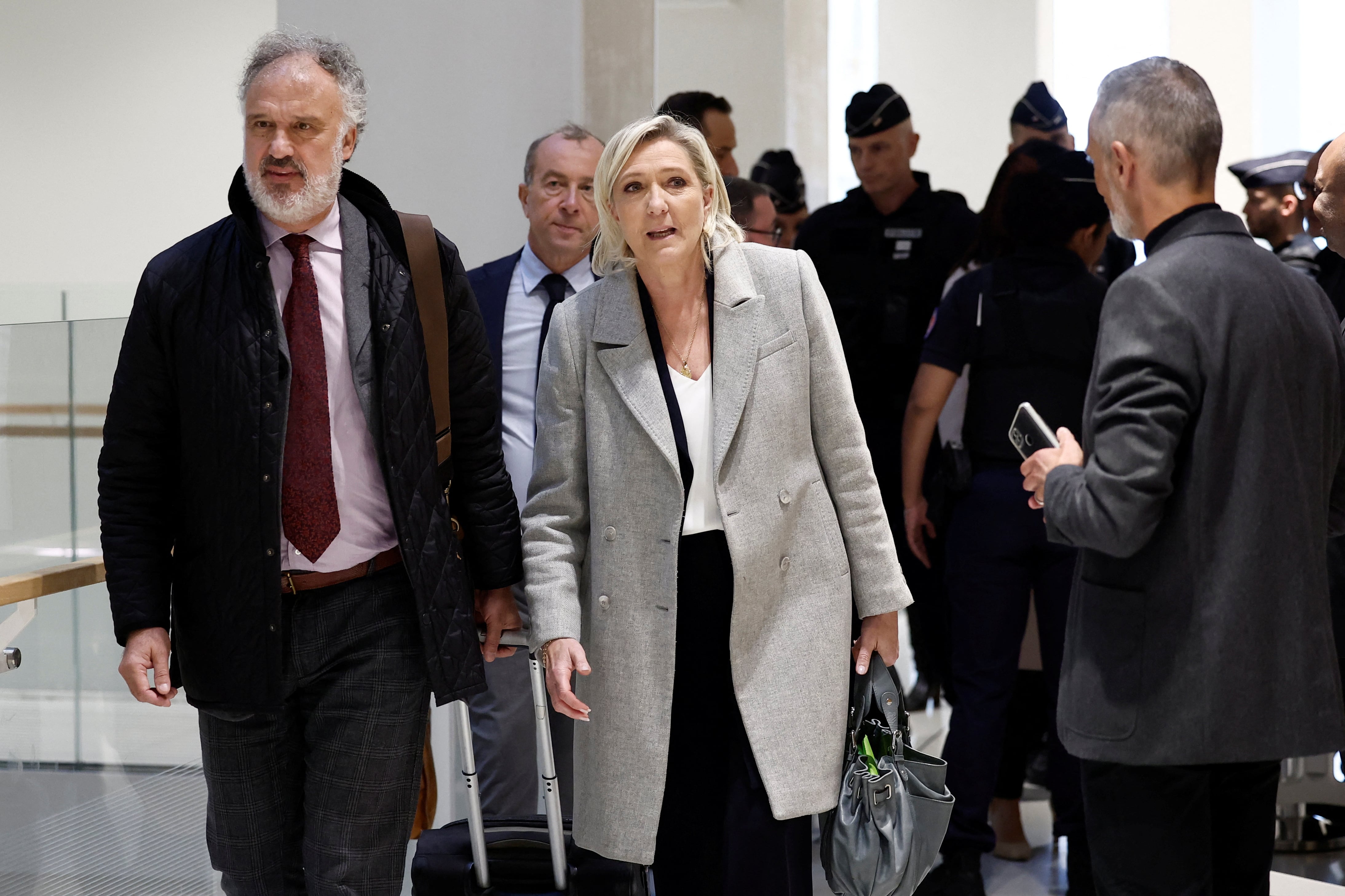 Marine Le Pen, ante el tribunal que decidirá su inhabilitación: “No hemos violado ninguna regla”