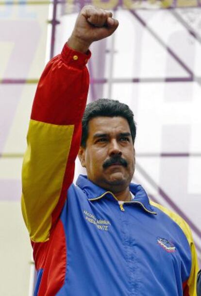 Nicolás Maduro saluda a sus simpatizantes el pasado 24 de febrero