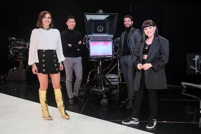 Andrea Duro, Andres Cheung, Maxi Iglesias y Angy Fernandez, durante la presentación de 'Física o Química: El reencuentro', en diciembre en Madrid.