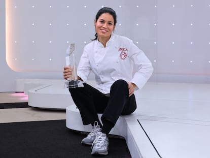 Ángela Gimeno, ganadora de ‘Masterchef 12′ en el plató de Torrespaña de RTVE en Madrid.