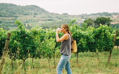 Las visitas a bodegas que incluyen cata de vino son una de las propuestas de enoturismo en el Penedés.