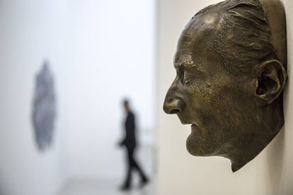 Máscara mortuoria de Antonin Artaud en la muestra del Museo Tamayo
