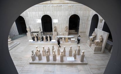 Imagen del patio romano del Museo Arqueológico Nacional, tomada desde la pasarela de la sección de numismática en 2019.