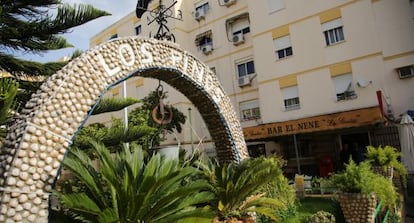 Los compradores y la menor vivían en un piso de la plaza Los Pinos de Jerez.