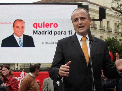 Miguel Sebastián, candidato del PSOE a la alcaldía de Madrid, en un acto de su campaña.