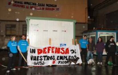 Trabajadores de la planta de Edesa de Basauri, perteneciente a Fagor Electrodomésticos. EFE/Archivo