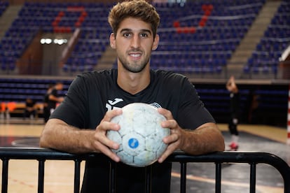 El jugador de balonmano Antonio Serradilla, este miércoles en el pabellón de los Deportes de Logroño.