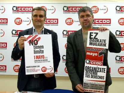 El responsable de UGT Euskadi, Dámaso Casado, y el de CC OO, Unai Sordo (a la derecha), en la presentación de los actos del Primero de Mayo.